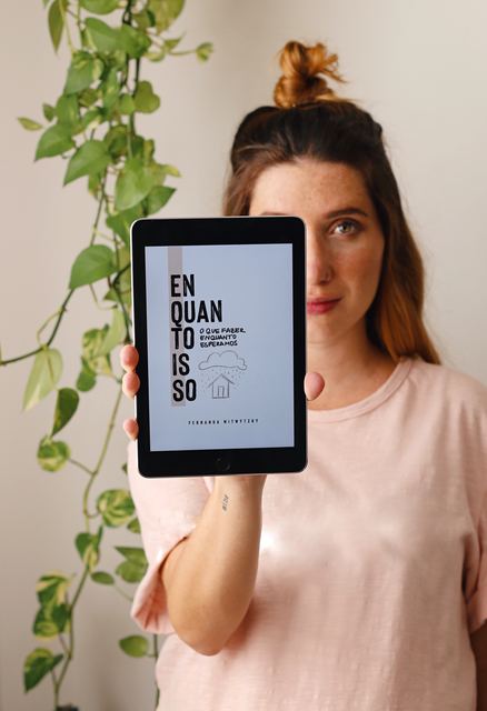 Capa: Enquanto Isso